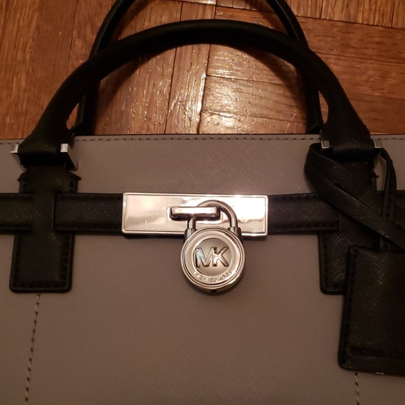 Michael Kors Hamilton Traveler - Picture 2 of 5